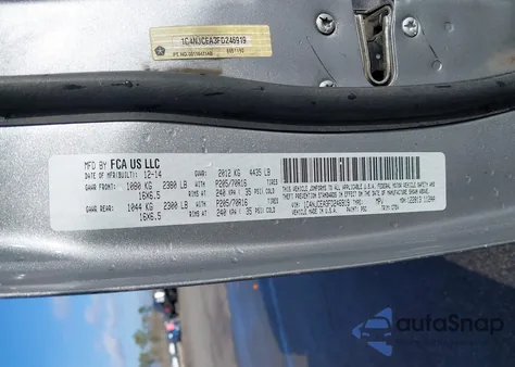 2015 Jeep Compass Latitude z USA, uszkodzony, nr VIN 1C4NJCEA3FD246919